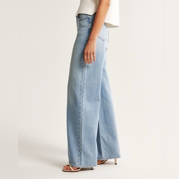 Abercrombie & Fitch Wide Leg High Rise Jeans Size 25/0L - Picture 3 of 5